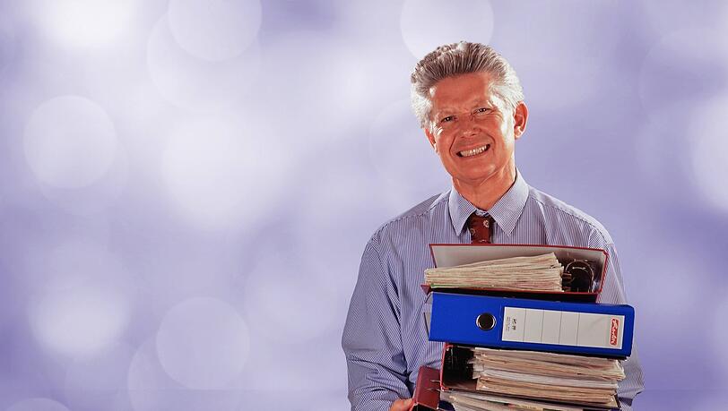 Zu Lebzeiten Ordnung in die eigenen Unterlagen bringen - das erleichtert auch den sp&auml;teren Erben die Arbeit.