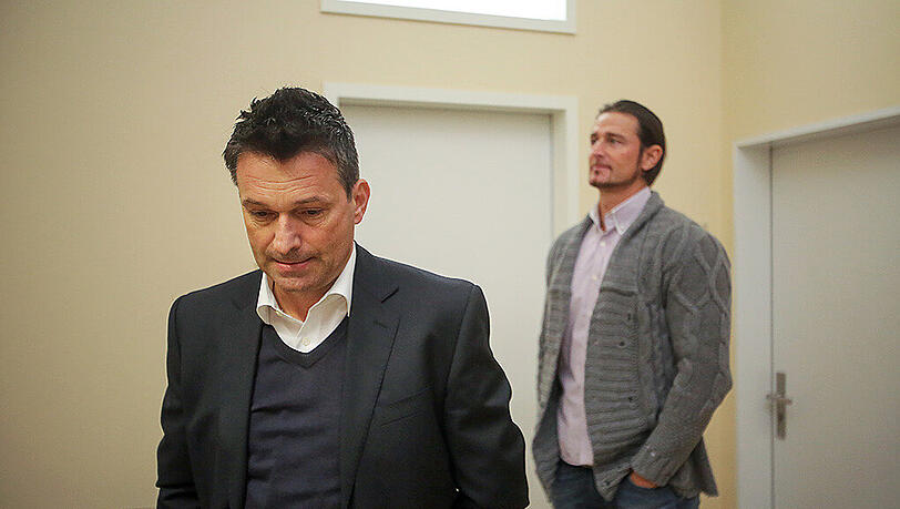 Der ehemalige Bundesliga-Torhüter Heinz Müller (r.), und der Manager des FSV Mainz 05 Christian Heidel im Landesarbeitsgericht in Mainz. Der ehemalige Bundesliga-Torhüter Heinz Müller (r.), und der Manager des FSV Mainz 05 Christian Heidel im Landesarbeitsgericht in Mainz.
