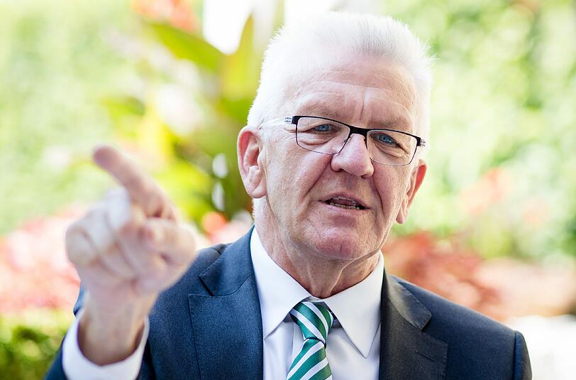 Winfried Kretschmann verteidigt Nebenabsprachen: "Das ist der Instrumentenkasten, auf den man möglicherweise zurückgreifen muss". Foto: Christoph Schmidt