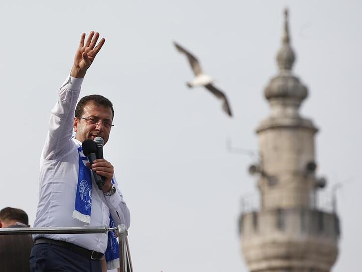 Ekrem Imamoglu hatte die Bürgermeisterwahl in Istanbul am 31. März 2019 knapp vor seinem Herausforderer Yildirim gewonnen. Allerdings annullierte die Hohe Wahlkommission die Abstimmung und ordnete die Wiederholung an.
