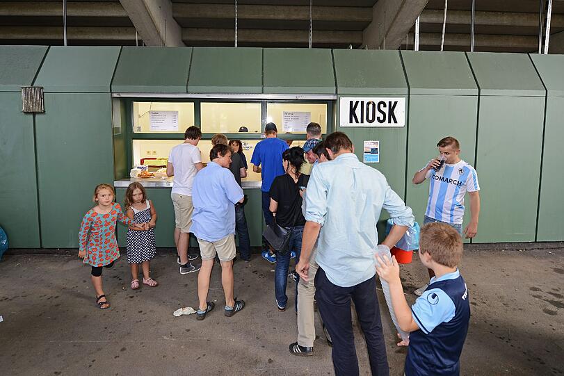 Das erste Spiel im renovierten Grünwalder Stadion. Die Impressionen zum Durchklicken!
