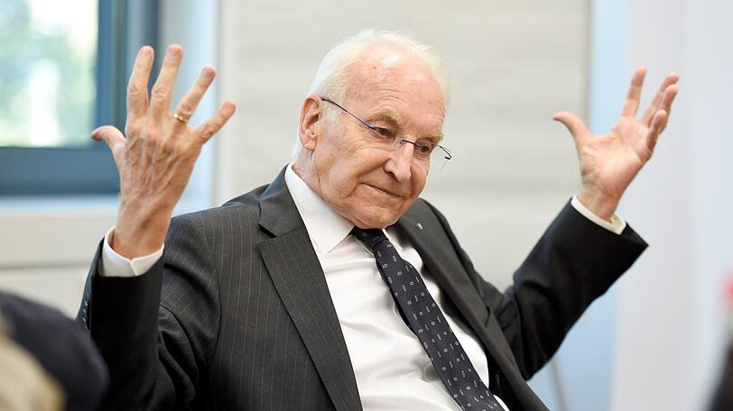 Edmund Stoiber spricht über den Kampf gegen Extreme von Franz Josef Strauß bei der Bundestagswahl 1969.