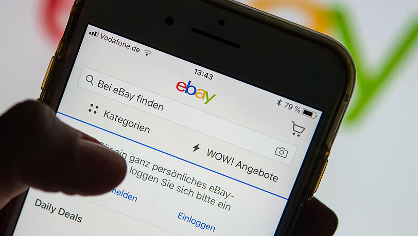Der Schüler bot den 14-Jährigen bei "eBay-Kleinanzeigen" zum Verkauf an. (Symbolbild) Der Schüler bot den 14-Jährigen bei "eBay-Kleinanzeigen" zum Verkauf an. (Symbolbild)