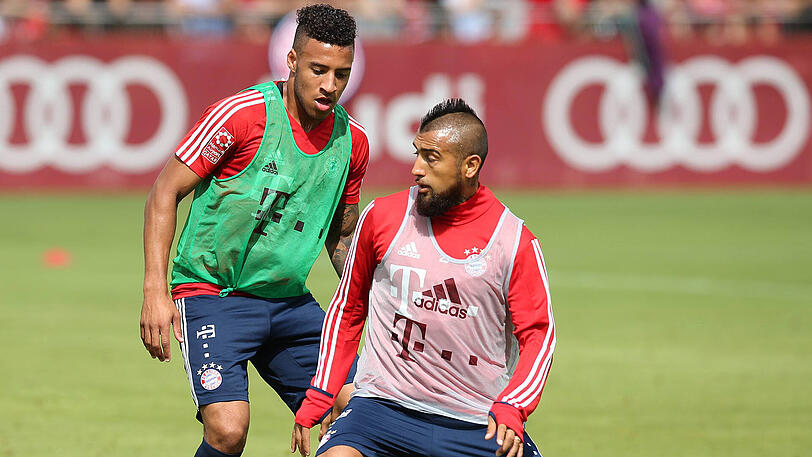 Neuzugang Corentin Tolisso (links) und Arturo Vidal.