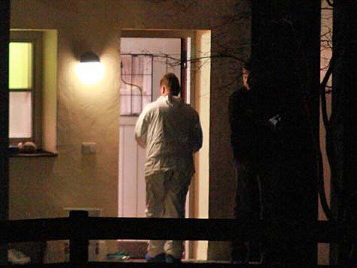 Mord in Traunstein: Eine 55-jährige Frau ist umgebracht worden. Die Bilder vom Tatort und von der Spurensicherung der Polizei