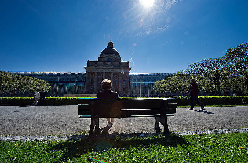 Kommende Woche kann man voraussichtlich die Sonne im Hofgarten bei knackigen 30 Grad genießen.