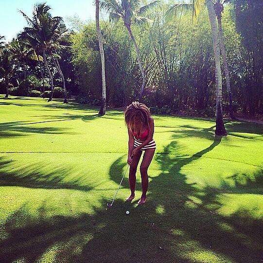 Die Beine werden dünn wie Golfschläger: Beyoncé trickst auch.