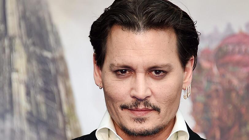 Johnny Depp ist mittlerweile nicht nur als Schauspieler sondern auch als Musiker unterwegs. Johnny Depp ist mittlerweile nicht nur als Schauspieler sondern auch als Musiker unterwegs.
