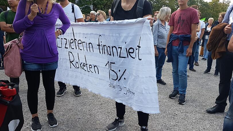 Motto: ausspekuliert! Am Samstag kamen um die 10.000 Menschen zur großen Demo gegen Spekulanten, Mietwahnsinn und für mehr Mieterschutz nach München.