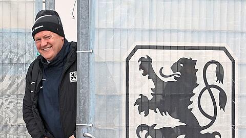 "Happelt's" bei den Löwen? Es schmöllert: U21-Trainer Frank Schmöller, einst Schüler von Ernst Happel, legt bei den 60-Profis los.