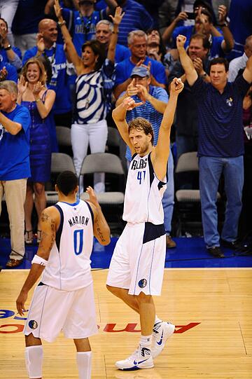 Dirk Nowitzki führt seine Dallas Mavericks zum dritten Sieg in der Best-of-Seven Serie. Die Mavs führen damit mit 3:2 gegen die Miami Heat.