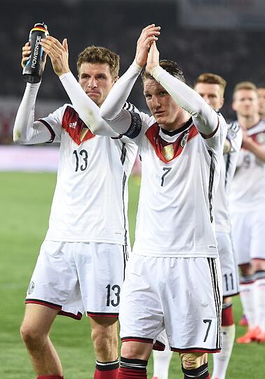 Kapitän und Wortführer: Schweinsteiger (r.) und Müller (l.).