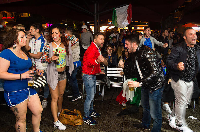 Am Ende gab es eine Enttäuschung für diese Tifosi in einem Münchner Biergarten.