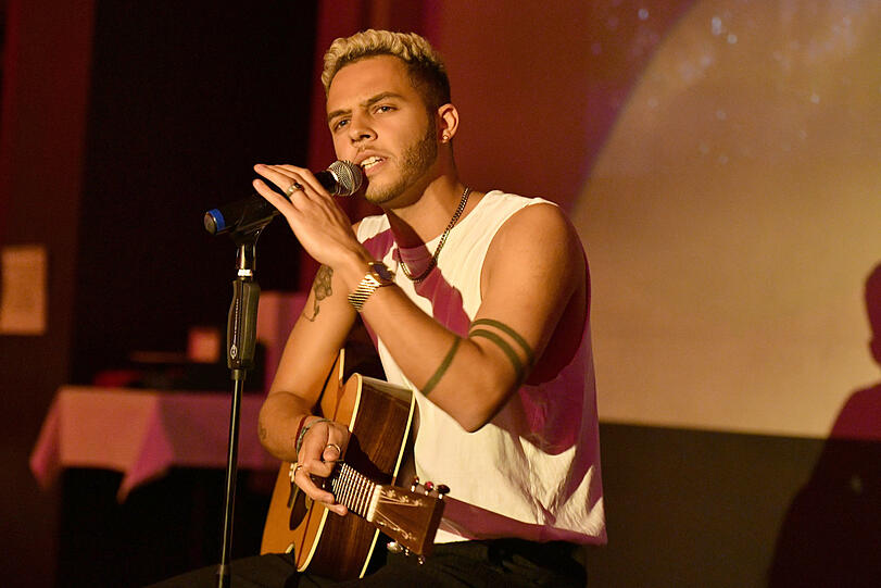 Popstar Malik Harris spielt bei der Benefizgala zugunsten der Steinberg-Stiftung „s‘Münchner Herz“ im Filmcasino. Popstar Malik Harris spielt bei der Benefizgala zugunsten der Steinberg-Stiftung „s‘Münchner Herz“ im Filmcasino.