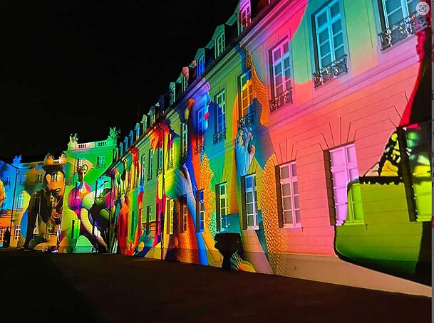 Auch die Fassaden der anderen Geb&auml;ude sollen in allen m&ouml;glichen Farben leuchten.