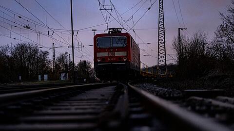 Die Ausbaupläne der Bahn sind für viele Menschen in München Trudering ein Horrorszenario. (Archivbild)