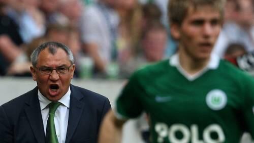 Trainer Felix Magath will von der Meisterschaft immer noch nichts wissen. Trainer Felix Magath will von der Meisterschaft immer noch nichts wissen.