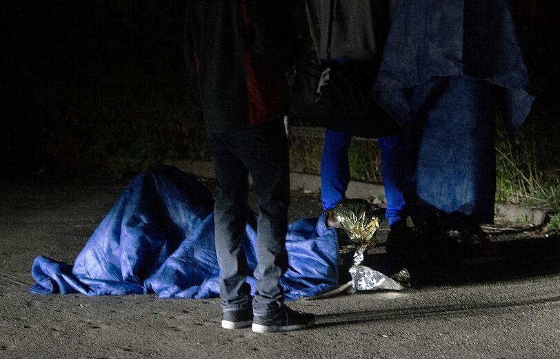 Schock in Rottenburg: In einem Flüchtlingsheim ist in der Nacht zu Montag ein Feuer ausgebrochen. Die Bilder.