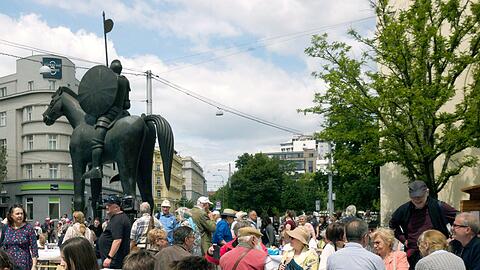 Das traditionelle Pfingsttreffen der vertriebenen Sudetendeutschen und ihrer Nachkommen findet erstmals in Tschechien statt. Das traditionelle Pfingsttreffen der vertriebenen Sudetendeutschen und ihrer Nachkommen findet erstmals in Tschechien statt.