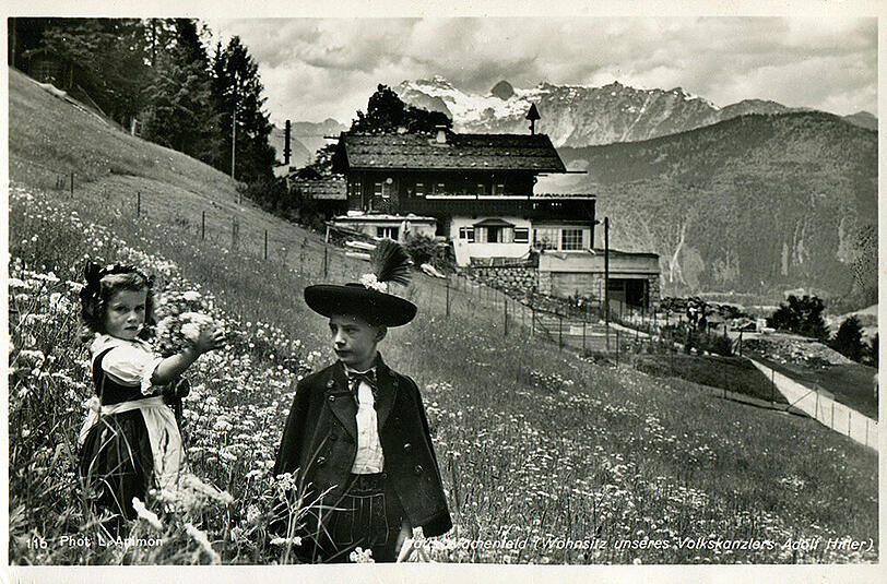 Das Bild zeigt das Haus Wachenfeld, den ehemaligen Wohnsitz von Adolf Hitler auf dem Obersalzberg. Die Ausstellung läuft von 23. Oktober 2015 bis 3. April 2016.
