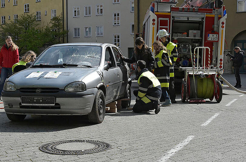 Bilder vom "Girls Day 2016" bei der Berufsfeuerwehr München.