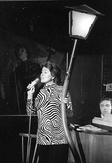 Die Schwabinger Gisela besingt einst in ihrem Chanson die Laterne.