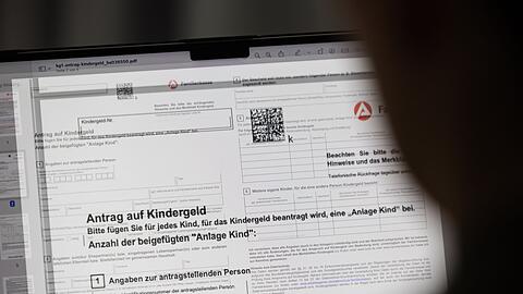 Neue Eltern sollen sich k&uuml;nftig mehr auf ihr Baby statt auf Papierkram konzentrieren k&ouml;nnen. (Symbolbild)