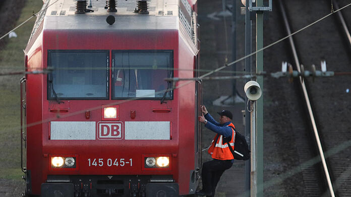 Durch den Münchner Osten soll Europas Güterzugverkehr rollen. Das sorgt für Unzufriedenheit. (Archiv)