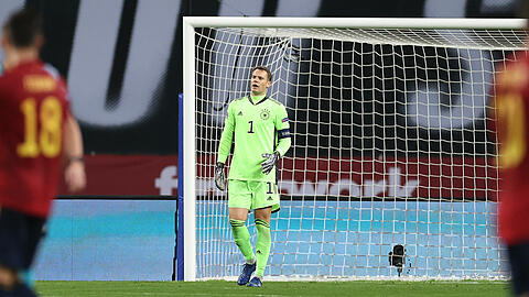 Manuel Neuer musste gegen Spanien gleich sechs Mal hinter sich greifen.