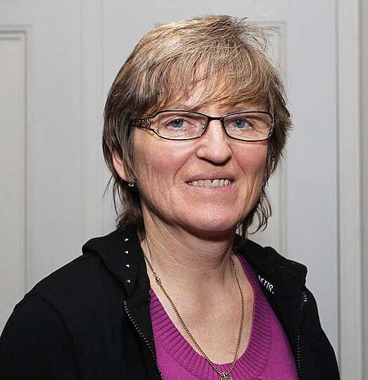 Liane Willand-Schäfer (52), Standl: Gärtnerei Blumen- und Pflanzenparadies, Familienstand: verheiratet, zwei Töchter, Wohnort: Eschenried, Hobbies: Schießen, Schwimmen, Dabei sei: 1987, Liebstes Ratschthema: &bdquo;Ich bin die stille Zuhörerin.&ldquo;, Ich tanze bei de Marktweibern, weil&hellip; es wahnsinnig Spaß macht, auf der Bühne zu stehen.