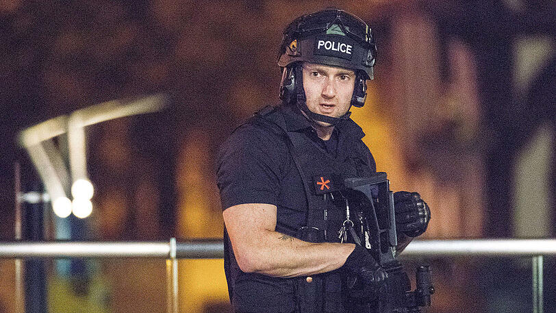 Mindestens 19 Tote nach Explosion bei Ariana-Grande-Konzert. Die ersten Bilder vom Ort des mutmaßlichen Terroranschlags.