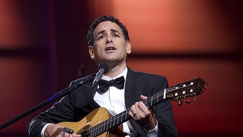 Womöglich greift Juan Diego Flórez bei der Zugabe auf dem Odeonsplatz auch zur Gitarre.