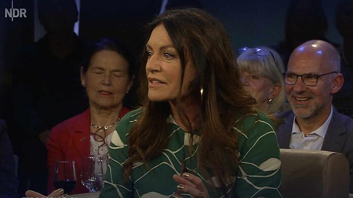 Christine Neubauer will sich von "NDR Talk Show"-Moderator nicht unterbrechen lassen.