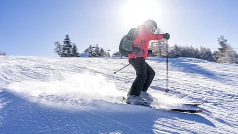 Eine Skifahrerin in der Region Folgaria. Hier gibt es &Auml;rger um Spazierg&auml;nger auf den Loipen.
