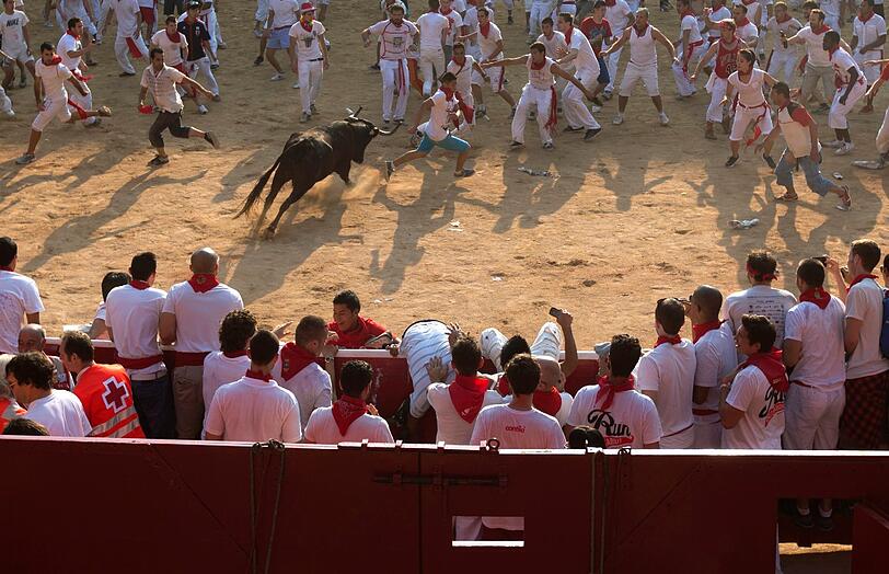 Stierhatz brutal: Aktuelle Bilder aus Pamplona.