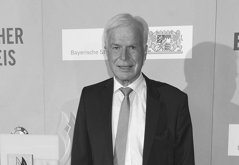 Rainer Holzschuh, der frühere Chefredakteur des "kicker", ist am 7. Oktober im Alter von 77 Jahren gestorben.