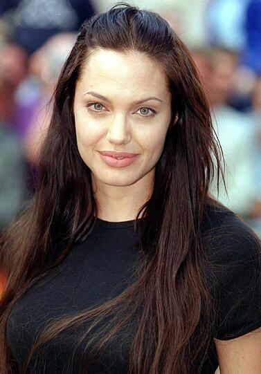 Volle Lippen, lange Haare: das Sexsymbol Angelina Jolie