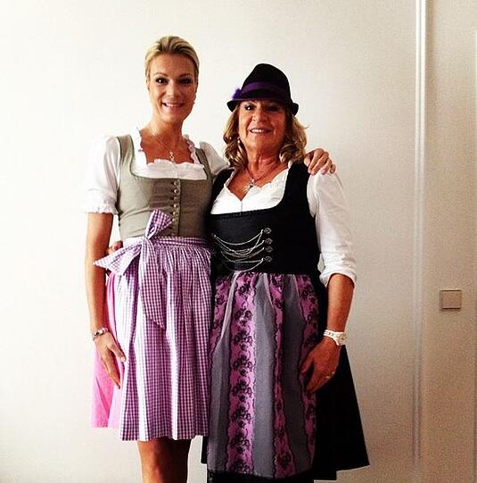 Maria Höfl-Riesch mit ihrer Mutter Monika.