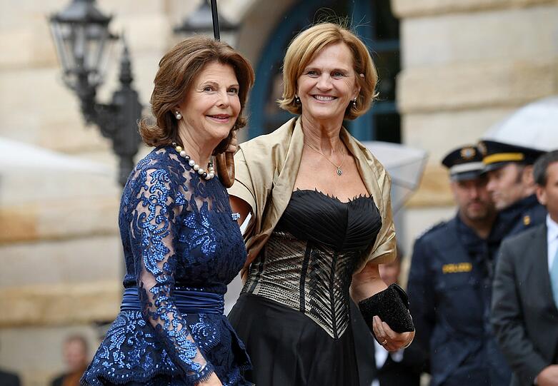 Königin Silvia von Schweden (l) und Karin Seehofer
