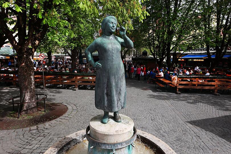 Der Liesl-Karlstadt-Brunnen.