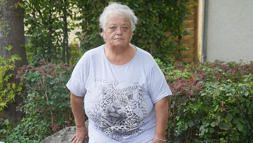 Elfriede Krojer (62) lebt seit 2018 in einer städtischen Wohnung. Lange habe es nie Probleme gegeben. Das hat sich geändert.