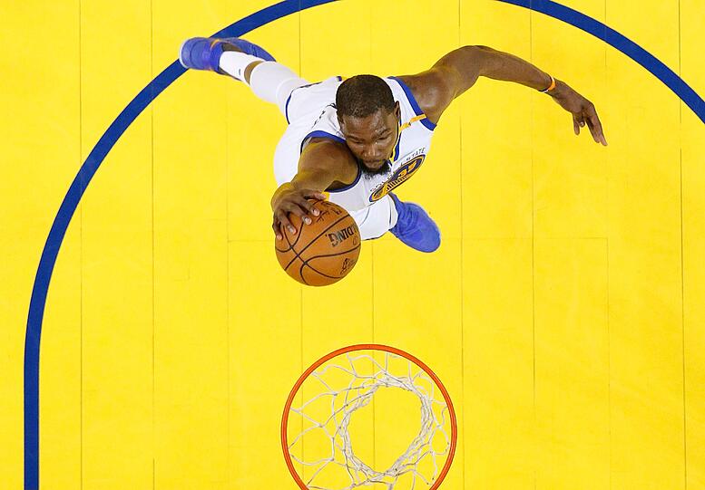 PLATZ 5 - KEVIN DURANT: 60.6 Millionen Dollar pro Jahr streicht der Forward der Golden State Warriors im Jahr ein.