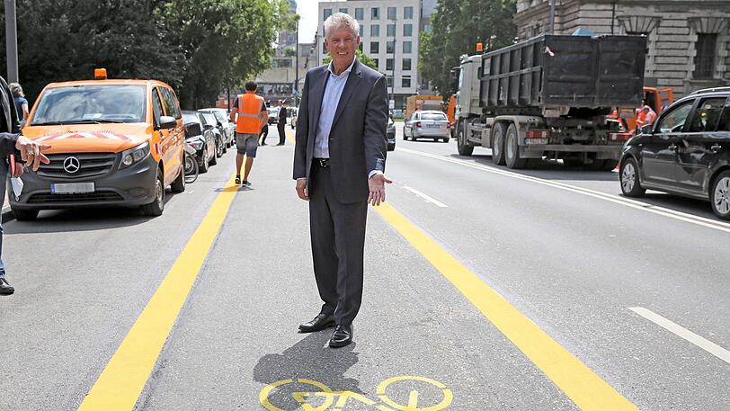 OB Dieter Reiter eröffnete den ersten Pop-up-Radweg.
