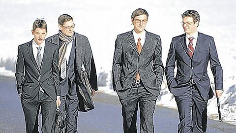 Diese vier jungen Herren von der Bamberger Politikberatung Pragma machen sich mit ihrer Analyse unbeliebt bei der CSU in Kreuth.