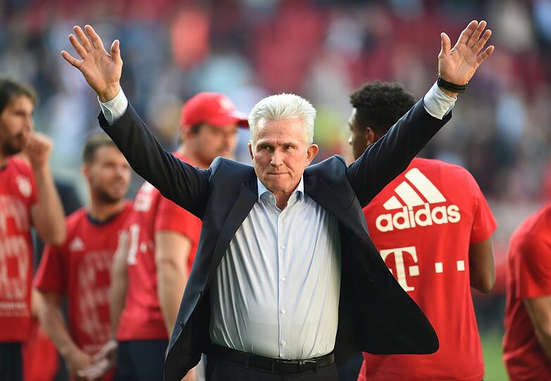 Der FC Bayern gewinnt seine 28. Deutsche Meisterschaft - und die Spieler zeigen sich in Feierlaune.