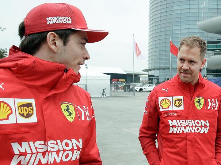 Teamkollegen und Konkurrenten zugleich: Sebastian Vettel (r) und Charles Leclerc.