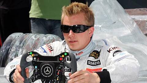 Bald hat er wieder ein Lenkrad mit Stern: Kimi Räikkönen wechselt von Ferrari zu McLaren-Mercedes.