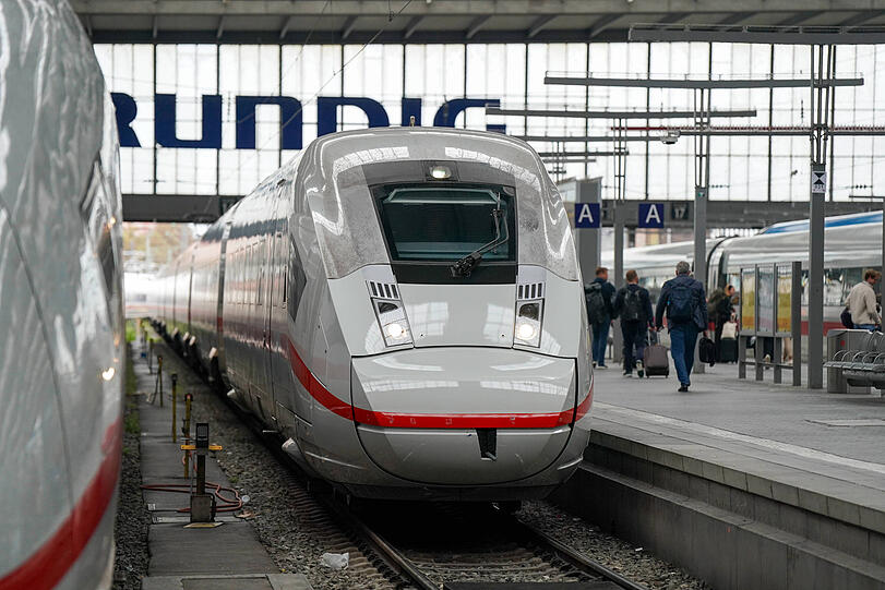 Ein ICE-Zug der Deutschen Bahn am Münchner Hauptbahnhof: Ab 14. Dezember gilt der neue DB-Fahrplan - Münchner dürfen sich über diese neuen Verbindungen freuen