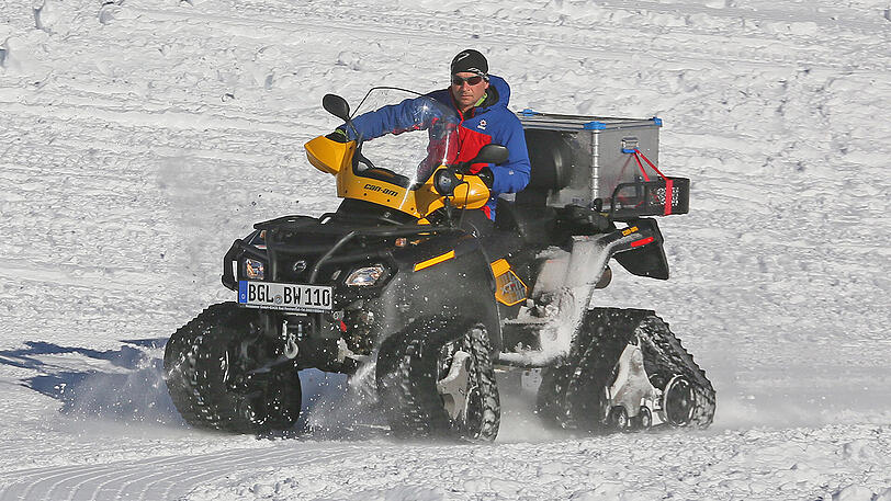 Wenn es geht, werden Verletzte mit einem sogennanten All-Terrain-Vehicle (ATV) gerettet.