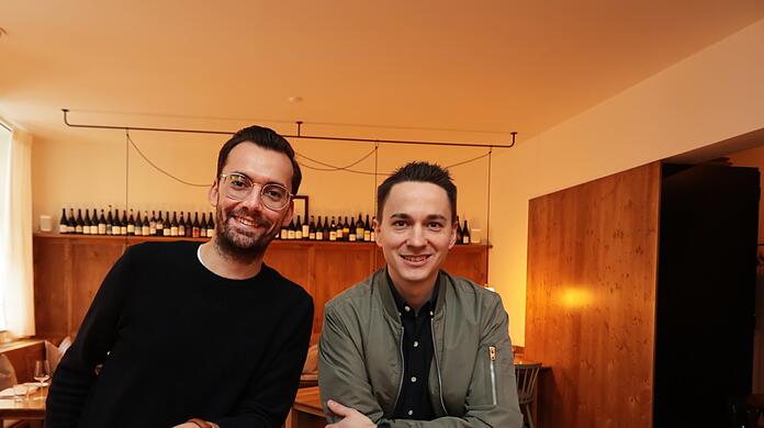 Sobald Stefan Grabler (l.) und Markus Hirschler den Mund aufmachen, wird man in ein österreichisches Beisl versetzt. Genau solche Wiener Gaststätten dienten ihrem Lokal Waltz als Vorbild.